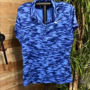 Nike short sleeve golf polo shirt. Various blues geometric patter. White ✔️. L